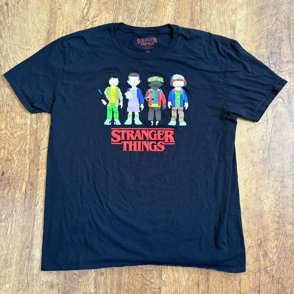 Stranger Things Netflix 8-Bit Pixel Art Graphic T-Shirt Black Mens XL